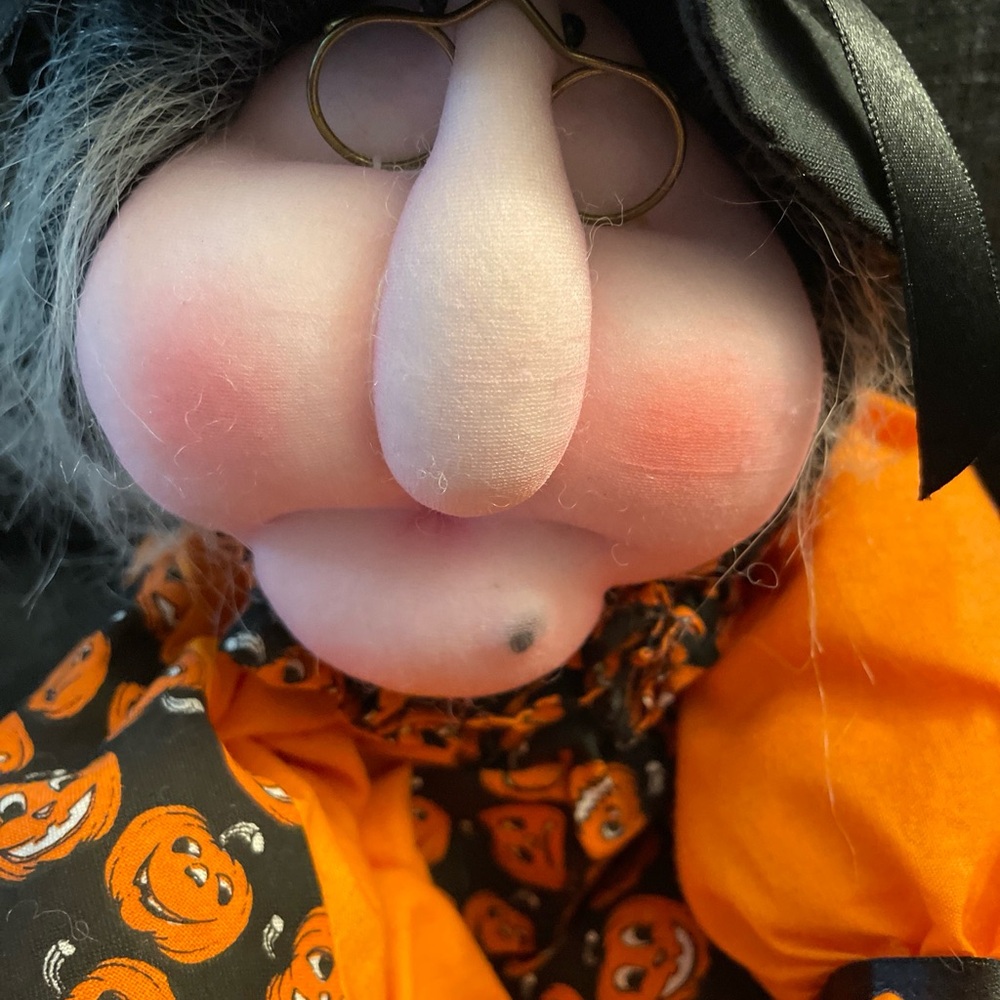 1992 vintage Halloween witch decoration. - Picture 2 of 8